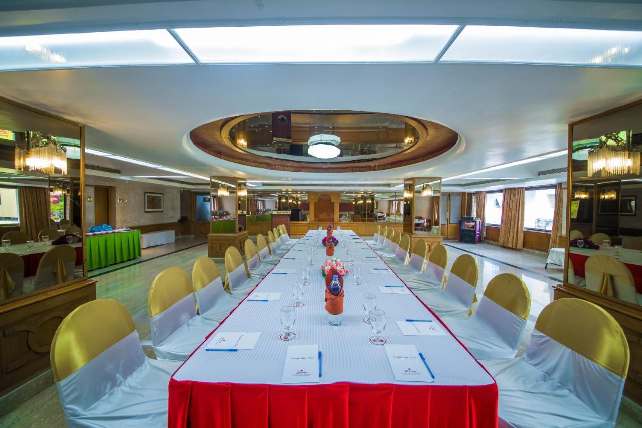Hotel The Renai Cochin Kochi Exterior foto