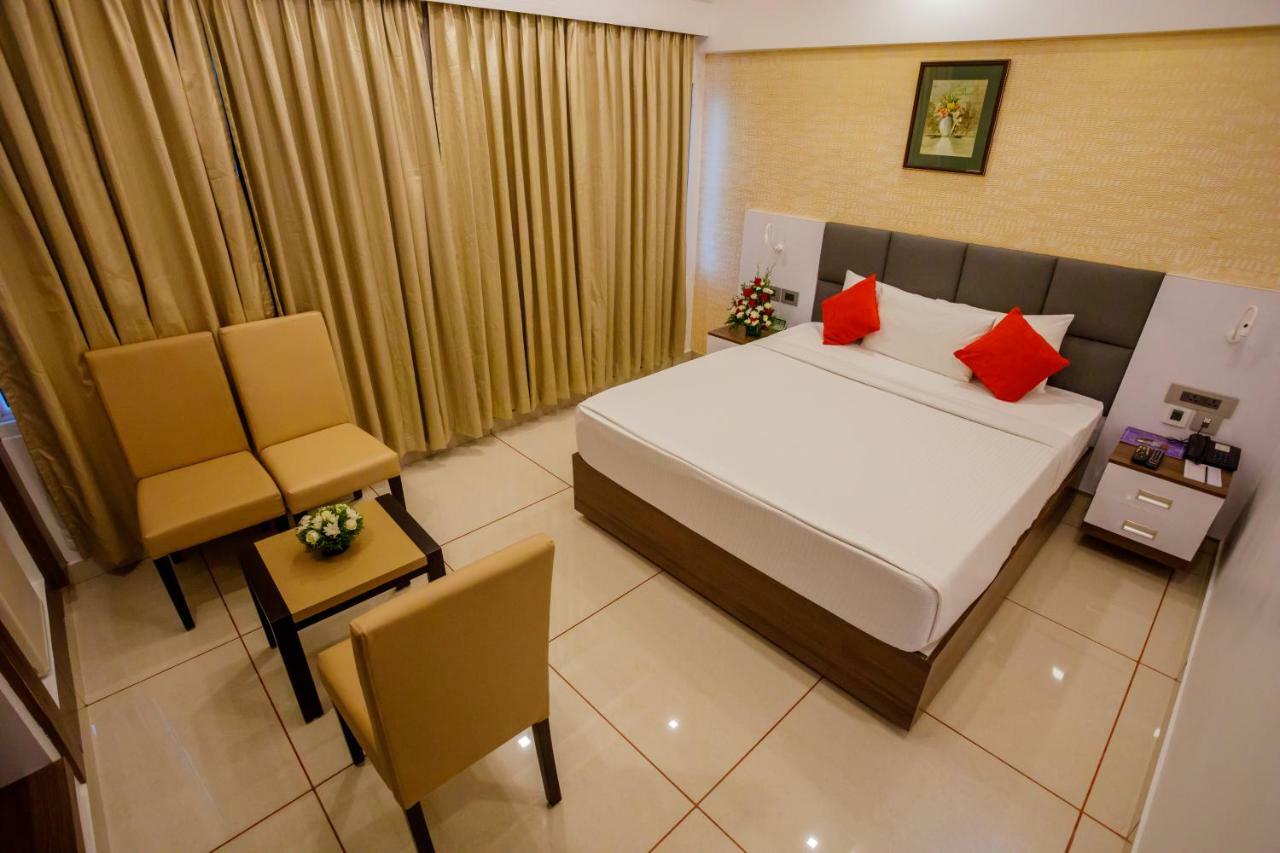 Hotel The Renai Cochin Kochi Exterior foto